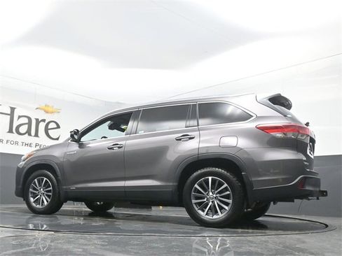 Used 2019 Toyota Highlander XLE image 56