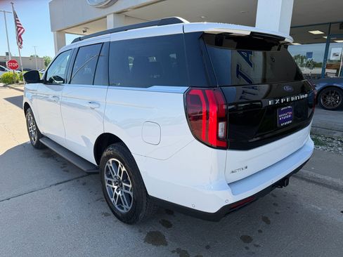Used 2025 Ford Expedition Active image 8