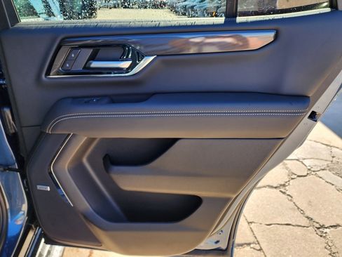 New 2026 GMC Yukon Elevation image 43