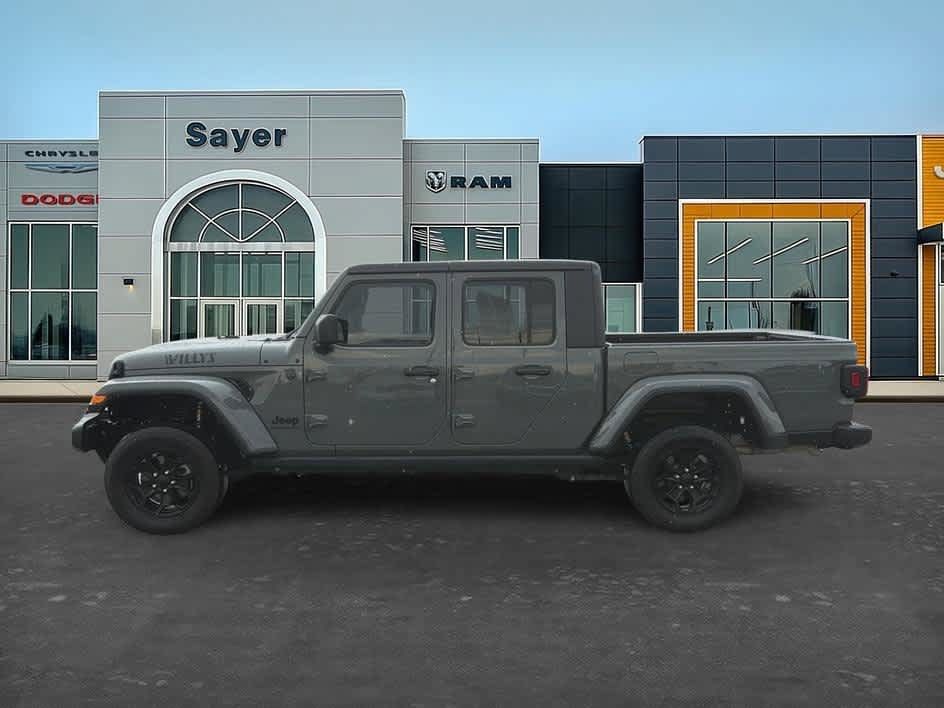 Used 2023 Jeep Gladiator Sport AWD/4WD image 4