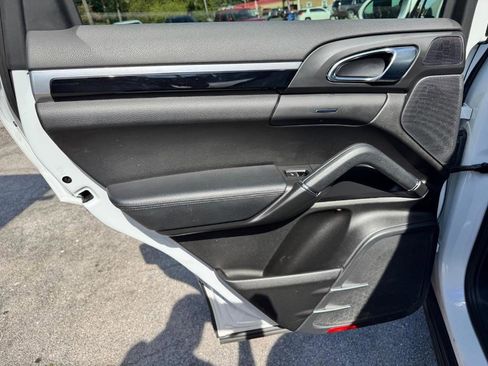 Used 2015 Porsche Cayenne S w/ Infotainment Bose Package image 18