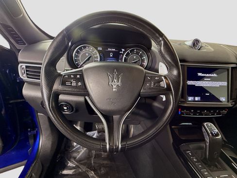 Used 2023 Maserati Levante GT AWD/4WD image 13