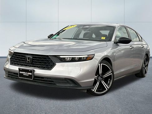 Used 2023 Honda Accord Sport image 1