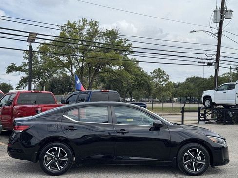 Used 2025 Nissan Sentra SV FWD image 4
