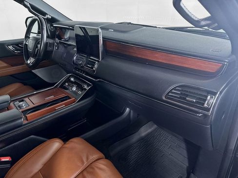 Used 2021 Lincoln Navigator Reserve image 31