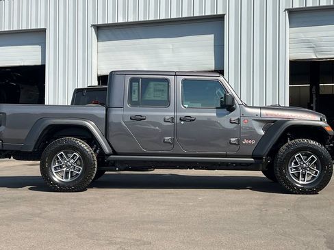New 2026 Jeep Gladiator Mojave image 3