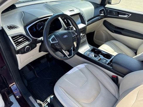 Used 2019 Ford Edge Titanium w/ Equipment Group 301A AWD/4WD image 18