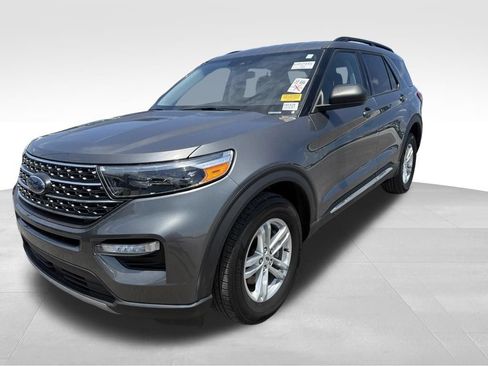 Used 2024 Ford Explorer XLT w/ Equipment Group 202A AWD/4WD image 6