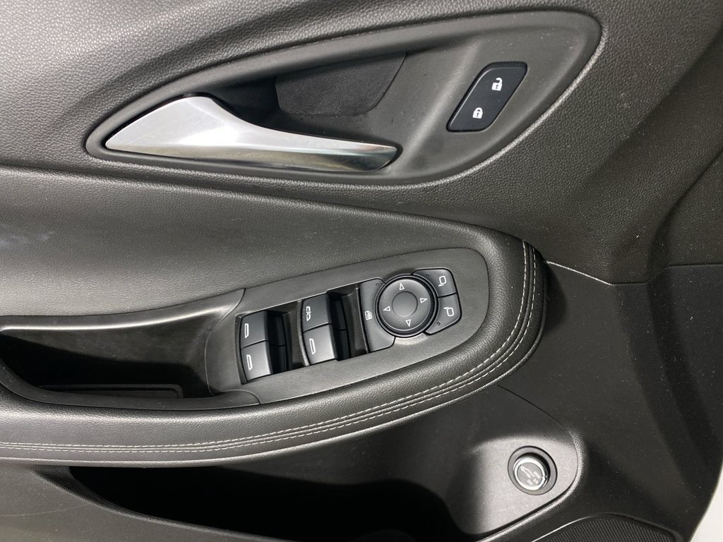 Used 2024 Buick Encore GX Preferred FWD image 13