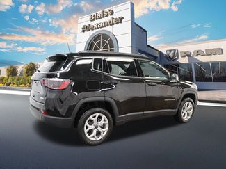 New 2025 Jeep Compass Latitude w/ Sun & Sound Group video 3