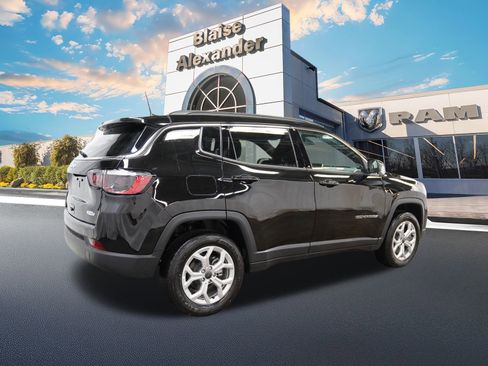 New 2025 Jeep Compass Latitude w/ Sun & Sound Group image 3