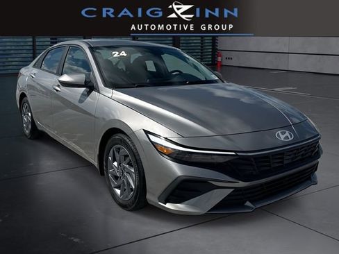 Used 2024 Hyundai Elantra SEL image 1