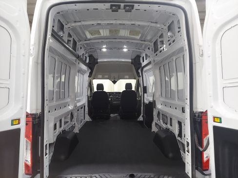 Used 2024 Ford Transit 250 148 High Roof RWD image 12