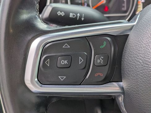 Used 2019 Jeep Wrangler Unlimited Sahara AWD/4WD image 18