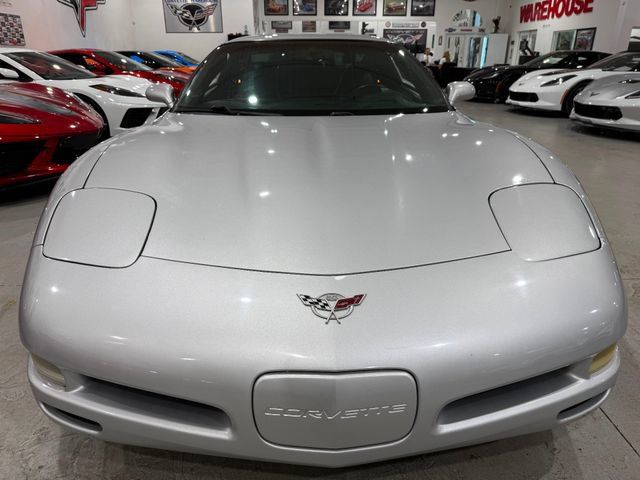 Used 2003 Chevrolet Corvette Coupe w/ Preferred Equipment Group RWD image 8