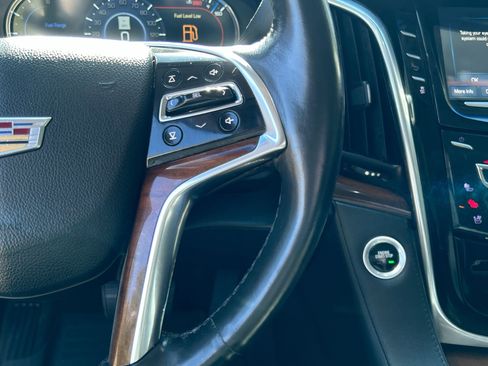 Used 2017 Cadillac Escalade Premium Luxury image 21