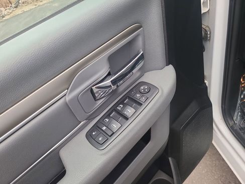 Used 2017 RAM 1500 Big Horn AWD/4WD image 23