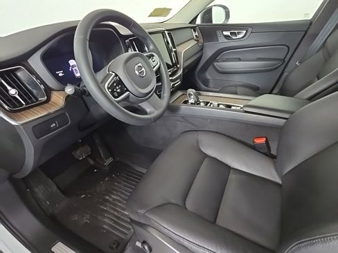 Certified 2023 Volvo XC60 B5 Plus w/ Protection Package Premier image 17