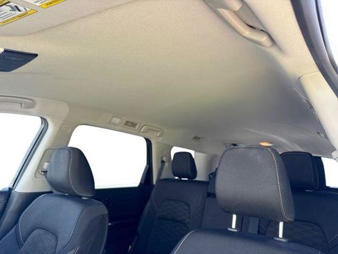 Used 2023 Nissan Pathfinder SV AWD/4WD image 16
