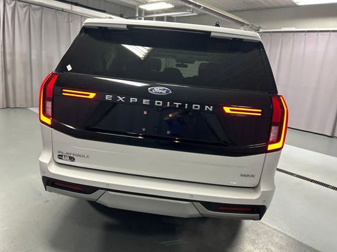 Used 2025 Ford Expedition Max Platinum AWD/4WD image 6