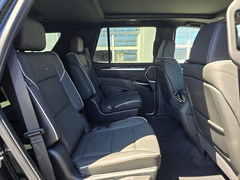 New 2026 Cadillac Escalade Luxury w/ Touring Package AWD/4WD image 12