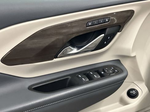 Used 2023 GMC Terrain Denali image 13