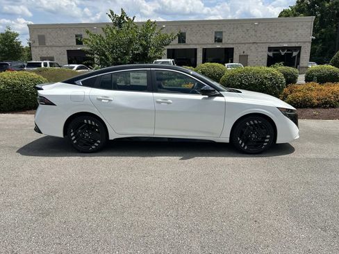 New 2026 Nissan Sentra SR w/ SR All Weather Package FWD image 8