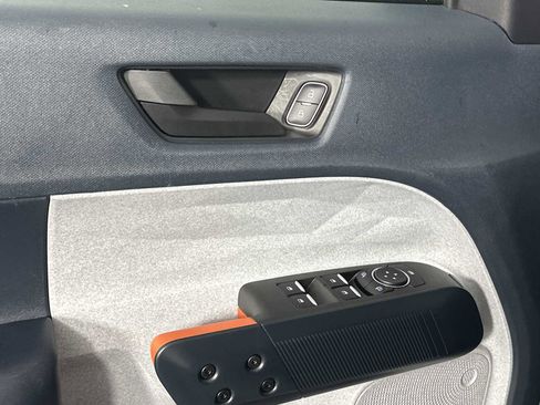 Used 2024 Ford Maverick XLT image 11