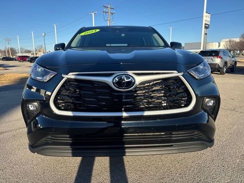 Used 2024 Toyota Highlander LE image 10