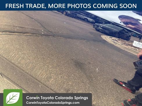 Used 2022 Toyota Highlander XLE image 16