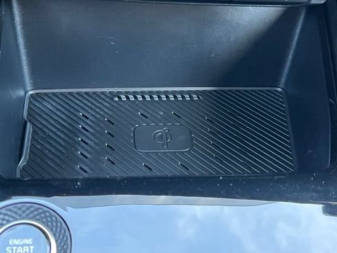 Used 2024 Kia Niro EX FWD image 25