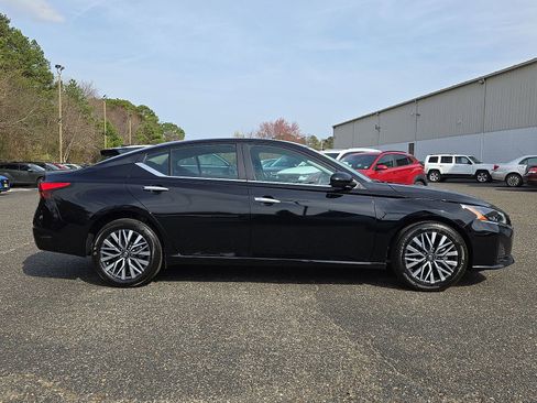 Used 2025 Nissan Altima 2.5 SV AWD/4WD image 31