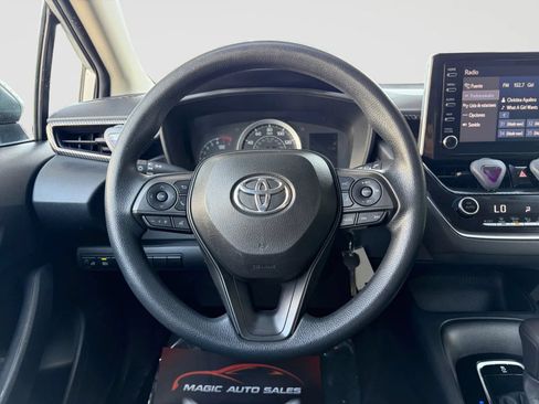 Used 2020 Toyota Corolla LE FWD image 26