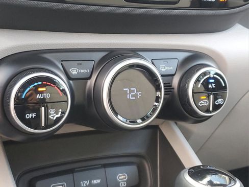 New 2025 Hyundai Venue SEL image 22