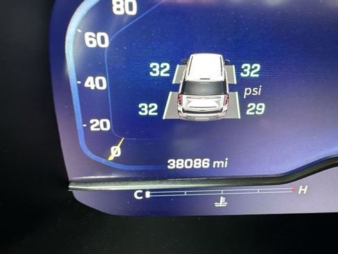 Used 2023 Chevrolet Tahoe Z71 w/ Luxury Package image 12