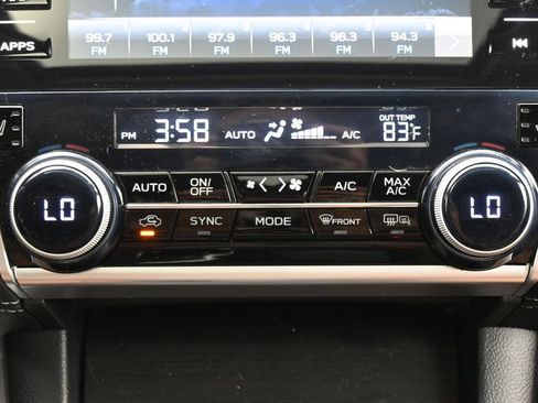 Used 2018 Subaru Outback 2.5i Touring AWD/4WD image 21