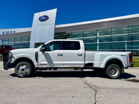 Used 2024 Ford F350 Lariat AWD/4WD image 3