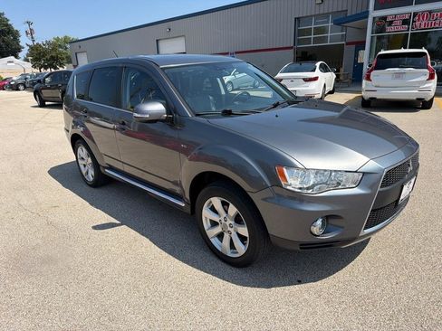 Used 2012 Mitsubishi Outlander GT FWD image 2