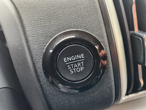 Used 2025 Ford Expedition Active AWD/4WD image 8