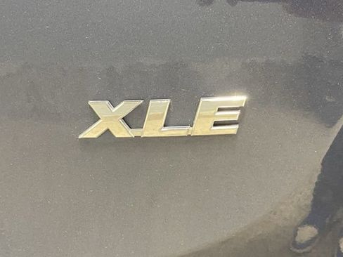 Used 2013 Toyota RAV4 XLE FWD image 30