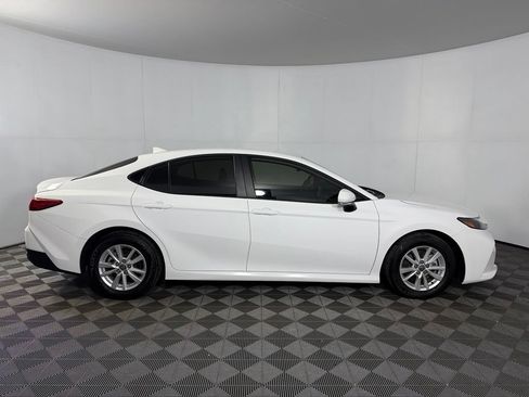Used 2025 Toyota Camry LE FWD image 5