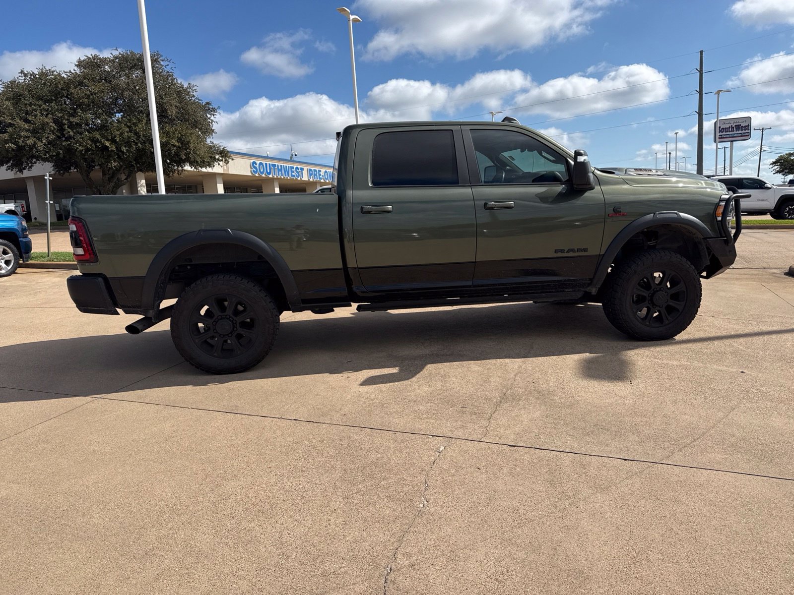 Used 2024 RAM 2500 Rebel AWD/4WD image 9