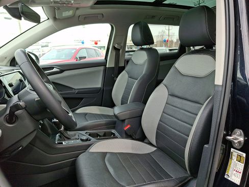 Used 2023 Volkswagen Taos SEL image 12