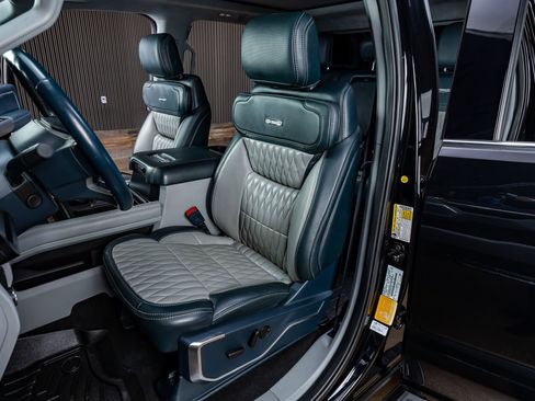 Used 2023 Ford F450 Limited w/ FX4 Off-Road Package image 30