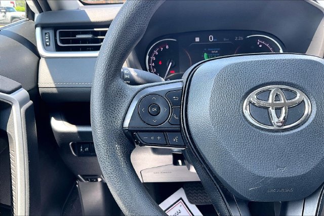 Used 2024 Toyota RAV4 XLE FWD image 20