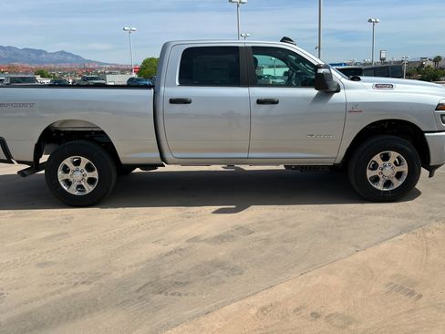 New 2026 RAM 2500 Big Horn AWD/4WD image 6