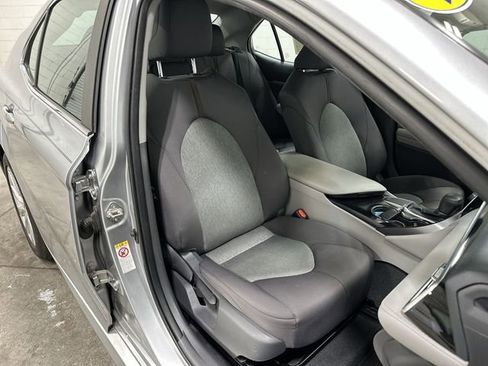 Used 2018 Toyota Camry LE FWD image 23