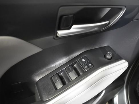 Used 2020 Toyota Highlander XLE AWD/4WD image 8