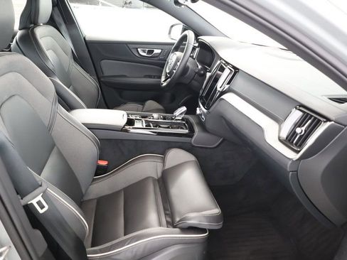 Used 2024 Volvo S60 T8 Ultimate w/ Climate Package image 25