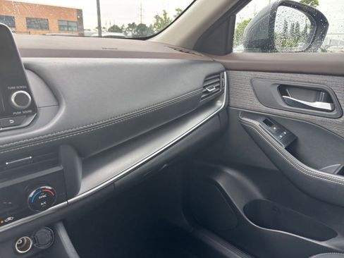 Used 2023 Nissan Rogue SV AWD/4WD image 36